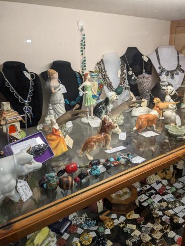 Canberra Antiques Gainsborough, Dealer 66