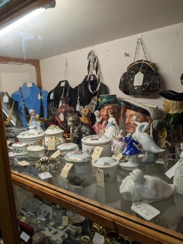 Canberra Antiques Gainsborough, Dealer 66